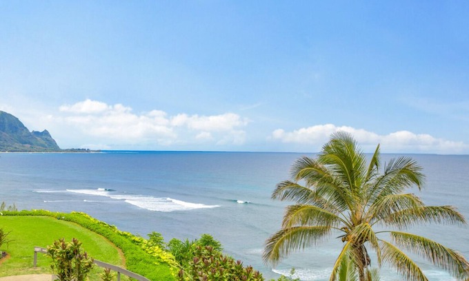 Princeville Condominio | Condominio frente al mar en el paraíso con impresionantes vistas, acceso a la playa y dormitorio con aire acondicionado