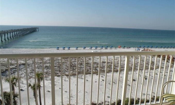 Navarre Beach Condominio | Bienvenido al secreto mejor guardado de la Florida. Servicio de paraguas incluido. Grandes tarifas