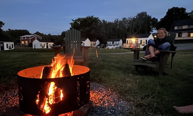 Salsbury Cove Cabaña | Oceanfront Cottage at Acadia National Park, Bar Harbor/Beach Comber Cottage