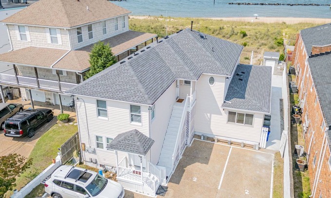 Cottage Line Casa | Oceanfront Cozy Beach Duplex