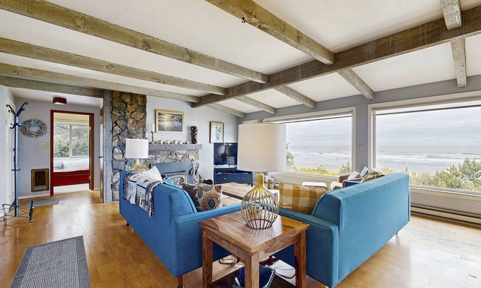 Oregon Coast Casa | Casa frente al mar con impresionantes vistas y acceso privado a la playa: ¡los perros están bien!