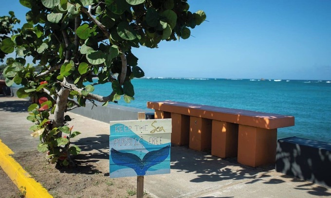 Vega Baja Apartamento | Oceanfront Oasis Home at the Beach