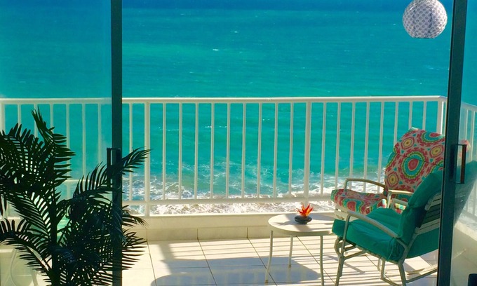 La Pared Condominio | Oceanfront Paradise ~ Un encantador condominio de nueva propiedad con espectaculares vistas al mar