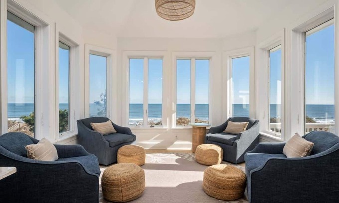 Corolla Casa | Oceanfront | Pool & Hot Tub | Game Room