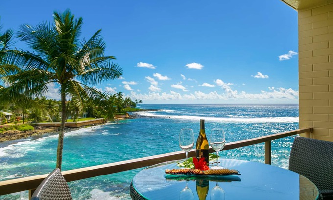 Poipu Condominio | Ático de lujo remodelado frente al mar / tiendas de refrigeración y aire acondicionado / LUZ Y BRILLANTE