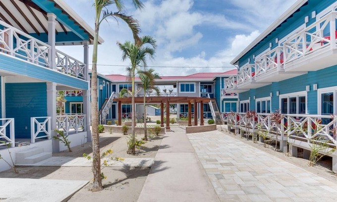 Placentia Complejo | Oceanfront Studio w/ WiFi & Balcony - Steps to Private Beach, Dining, & Shops