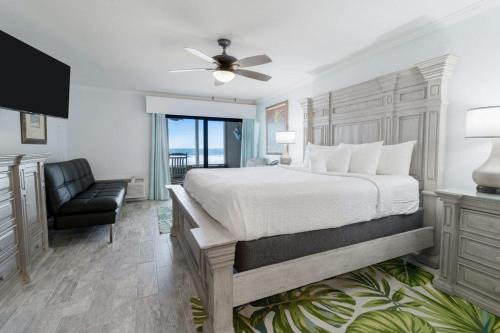 Litchfield by the Sea Apartamento | Oceanfront Views, Private Porch, 1st Flr, King Bed