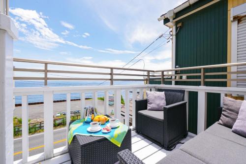 Yokosuka Casa | Oceanfront Villa Hale Kahakai - Vacation STAY 52109v
