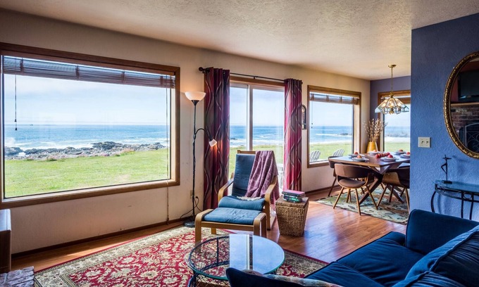 Yachats Casa | ¡Observación de olas frente al mar con bañera de hidromasaje y paseo a todas partes en Yachats! ¡NOCHE LIBRE!