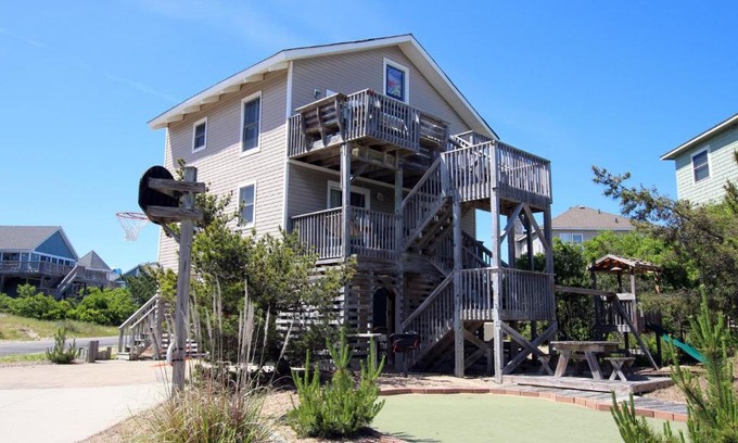 Ocean Sands Casa | Oceanside, Pool, Close to Beach, Sun Decks, OS1E, Seas The Day