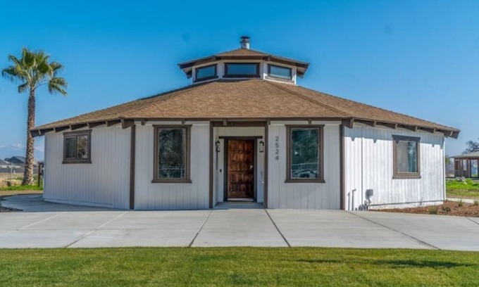 Visalia Casa | OctaFarmRetreat 🌳 Gateway To Sequoia Natl Park 🏔