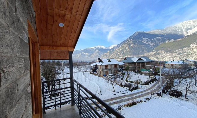 Mohal Hotel | Odbo Stays Manali