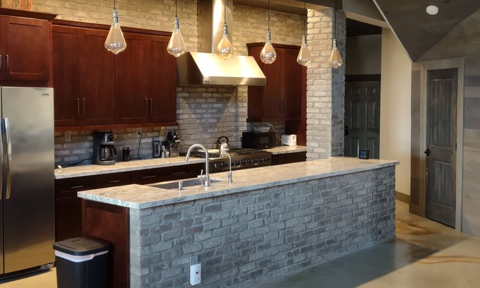 Cordes Lakes Casa | OFF GRID 4 Bedroom House