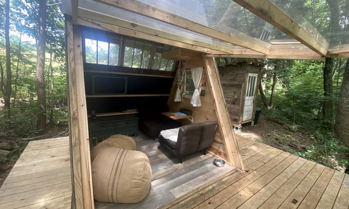 Grandview Cabina | Off-Grid Experience in Cozy Mini A-Frame in Picturesque Tennessee