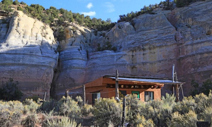 Gallina Cabina | Casita de desierto remoto fuera de la red