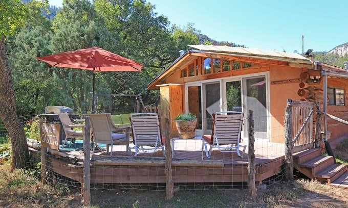 Gallina Cabina | Off Grid Wilderness Ranch Casita Niños bienvenidos
