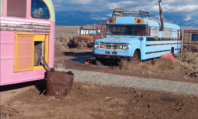Carson Cabina | Taos Bus House, justo al oeste de la ciudad.