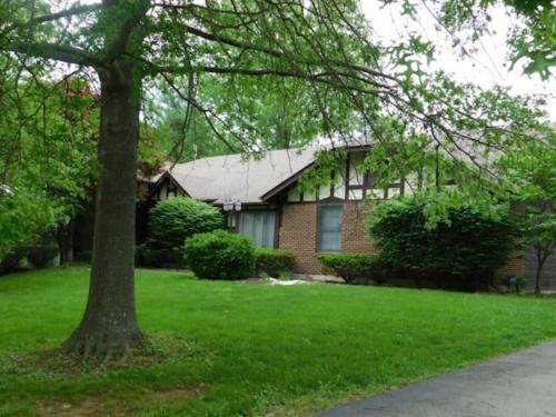 Creve Coeur Casa | Office + 5 BR, Movie Theater , Creve Coeur -10 Sleep surface