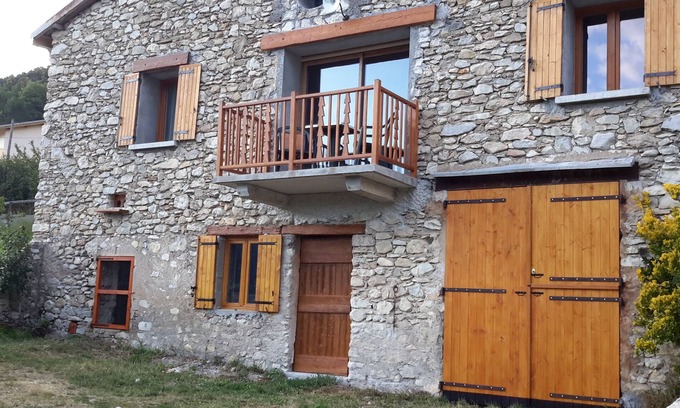 Allons Casa | Antiguo granero convertido en apartamento de 110 m2 totalmente nuevas. 4 estrellas