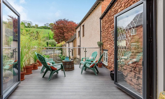 Watchet Cabaña | Old Bridge Post Office