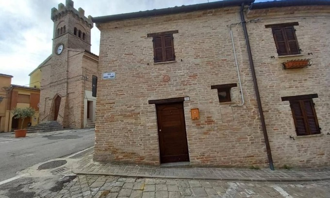 Castelleone di Suasa Casa | Old house in the center of the village, 25 minutes from the sea