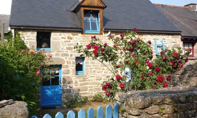 Ile-aux-Moines Casa | Casa antigua con persianas azules en el corazón de la Ile aux Moines