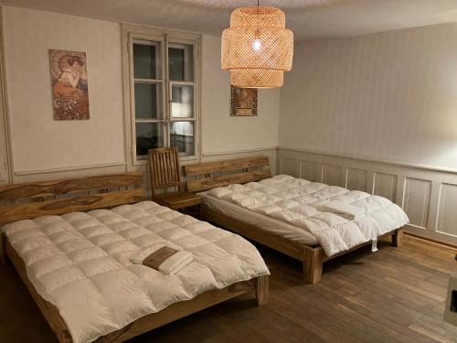 Burgdorf Apartamento | Old Rustic Simple Swiss Flat 60m2 Authentic Center Burgdorf Parking Small Bath