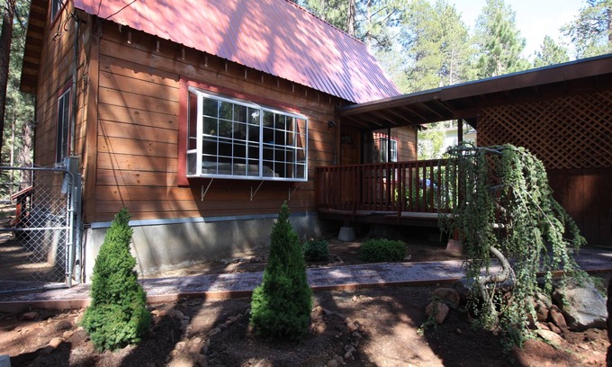 South Lake Tahoe Cabina | El encanto de Old Tahoe se combina con el diseño moderno: Walk to Lake, Heavenly Village & Casino