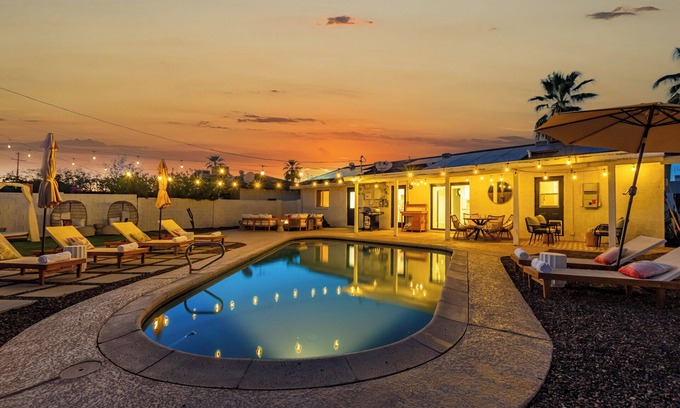 Cox Heights Casa | Old Town | Luxury | New Heated Pool | Oasis | Golf