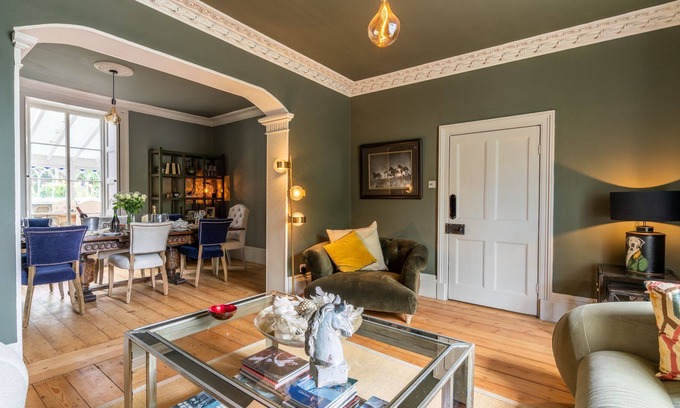 Tetbury Cabaña | Oldham House - stone's throw from the centre of Tetbury