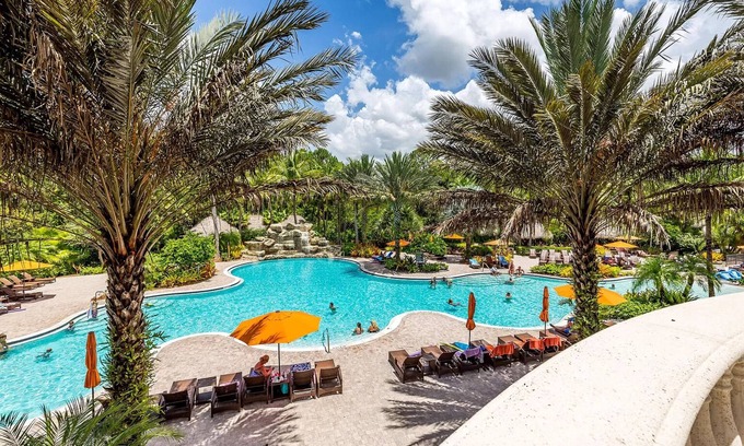 Ole Casa | Ole Oasis - Resort living at it's finest!