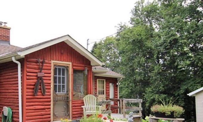 Unorganized Centre Parry Sound Casa | ¡O’Leary’s Lane es una cabaña rústica y acogedora de 4 estaciones!
