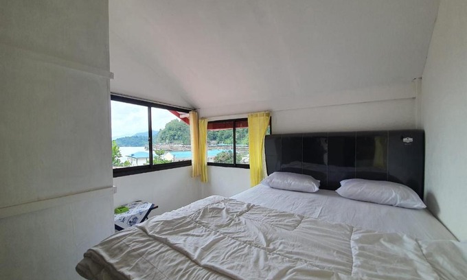 Parapat Casa | Olive Homestay