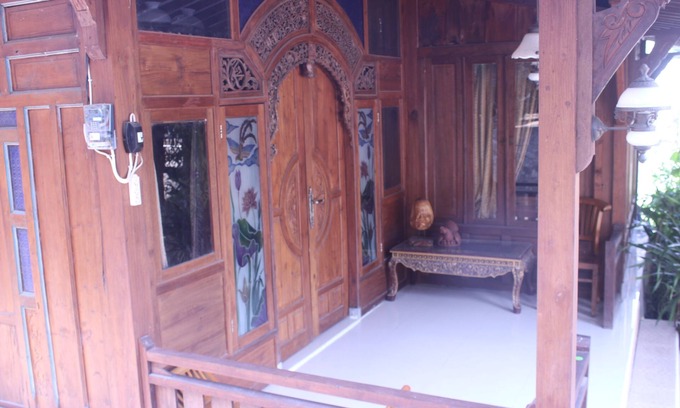 Catur Tunggal Casa | Casa tradicional jamaicana Omah Putih Limasan