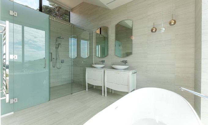 Waiheke Island Villa | Omana Luxury Villa on Waiheke Island Four intimate villas with private beach