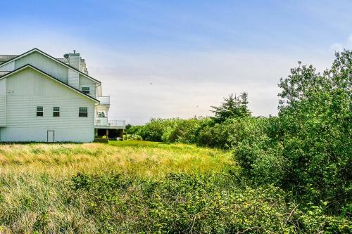 Ocean Shores Casa | On Beyond Condo