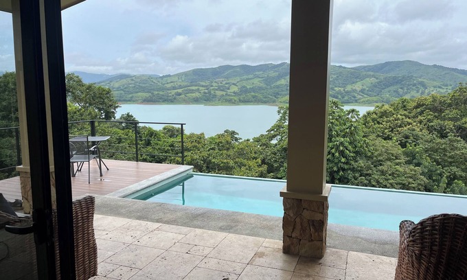 Arenal Casa | En el lago Arenal - Cerca de La Fortuna y el Volcán Arenal - Wifi gratuito