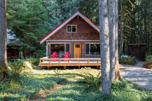 Glacier Casa | On Mountain Time