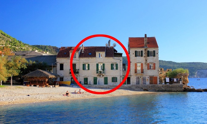 Komiza Apartamento | Apartamento de una habitación en la playa Komiza, Vis (A-8533-a)