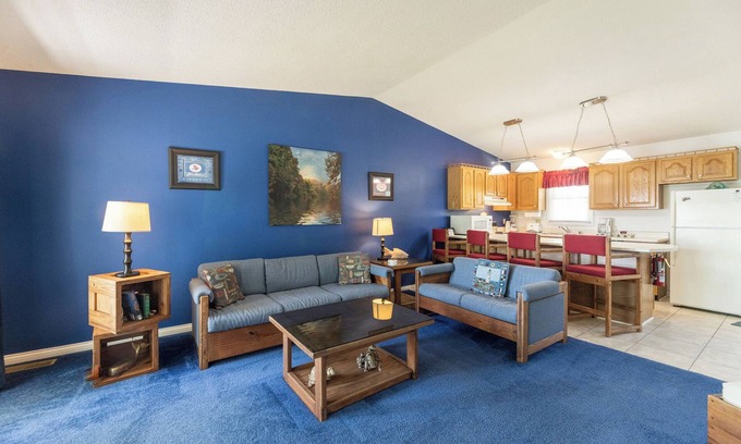 Grand Rivers Condominio | One Bedroom Harbor View Condo