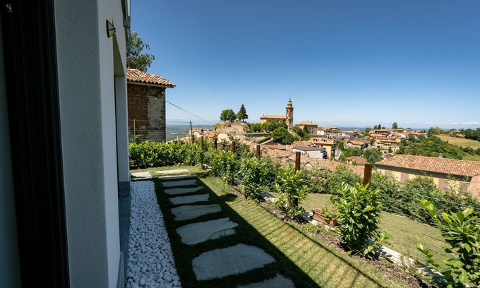 Diano d'Alba Apartamento | PISO DE VACACIONES DE UNA HABITACIÓN CON VISTA