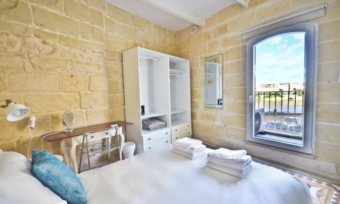 Birgu Casa | Casa Birgu en Vittoriosa con vistas desde el balcón del gran puerto | EPL 6B