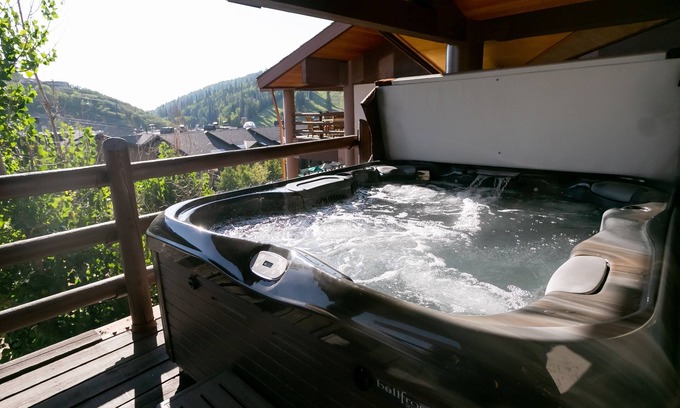 Deer Valley Casa | One Bedroom Townhouse with Hot Tub 1 Apartment Hotel by RedAwning