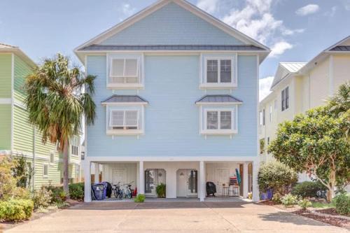 Wilmington Beach Casa | One Block to the beach