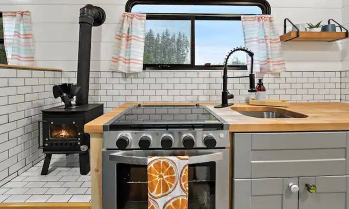 Shelton Casa | One Day Bus - Tiny Home