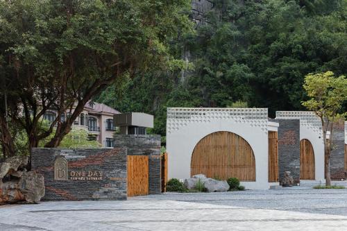 Hoa Lu Complejo | One Day Tam Cốc Retreat
