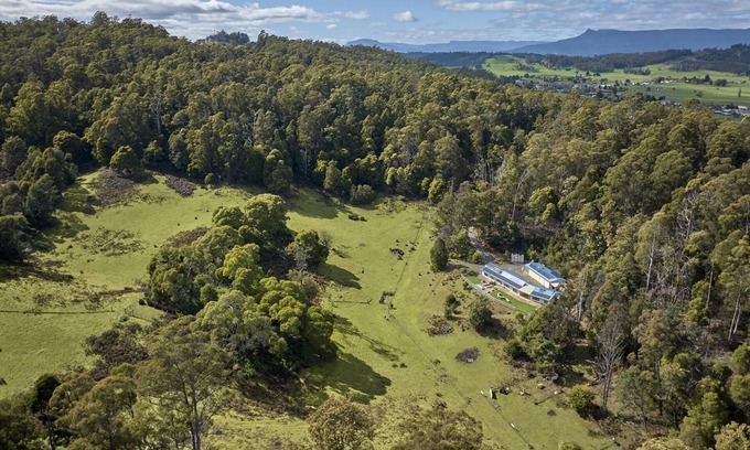 Mole Creek Casa | One Mile Bridge Off Grid Stay