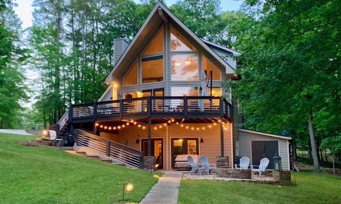 Beaverdam Casa | ¡Casa frente al lago única en su tipo cerca de Ritz, Sandbar & Boathouse!