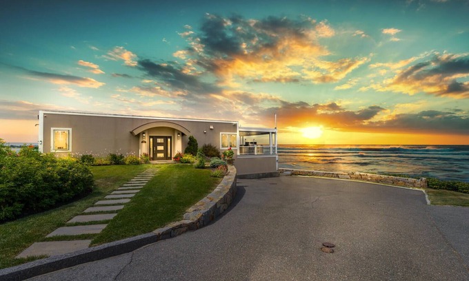 Gloucester Casa | One of a kind ocean front property - private section of Wingaersheek Beach.