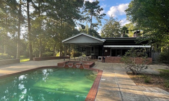 McComb Otro | One-of-a-Kind Railcar Retreat with Pool